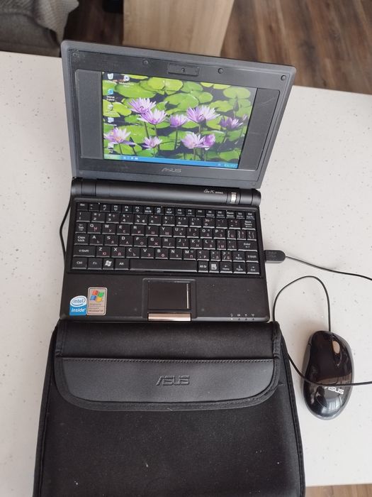Продавам Asus Eee PC 1005HA лаптоп мини