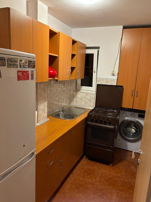 Proprietar închiriez apartament 2 camere zona M. Vitezu