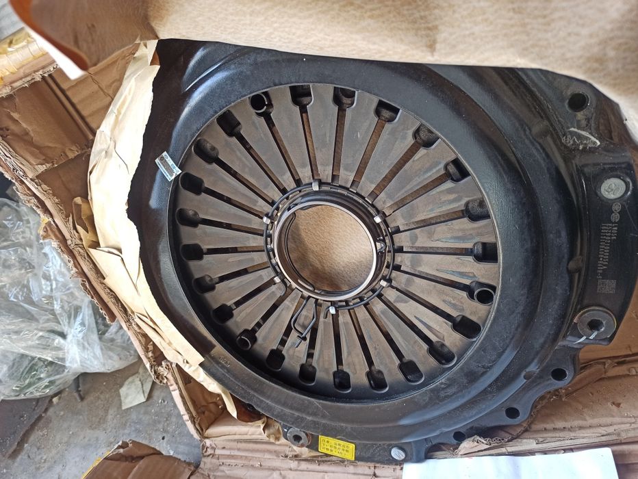 Продам корзину новую