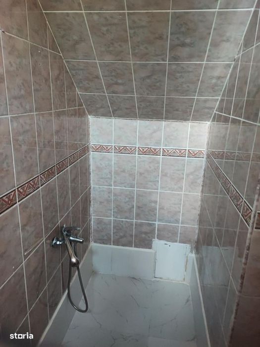 Inchiriez imobil zona Ramuri Tei cu 7 camere