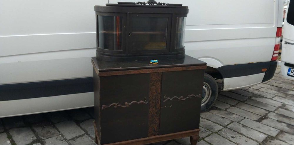 Дървен  старинен скрин цвят махагон