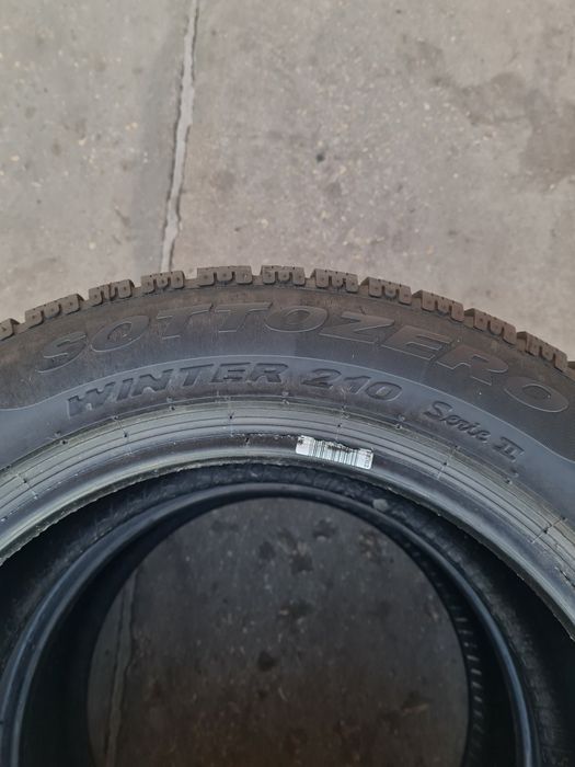Зимни гуми 2 броя PIRELLI SottoZero 205 60 R16 дот 2518