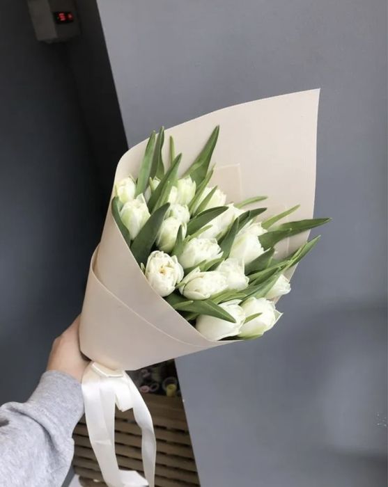 Тюльпаны с оформлением