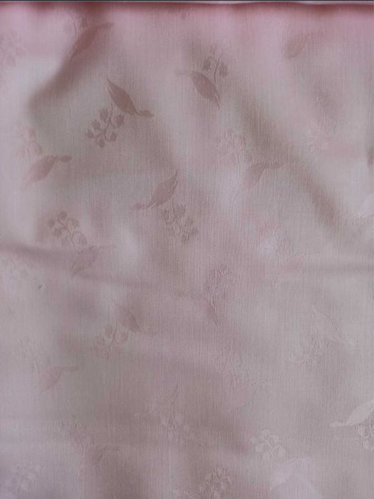 Damasc roz  cu imprimeu.