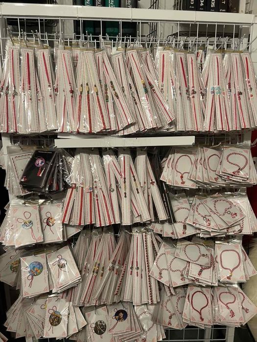 Щандове с мартеници