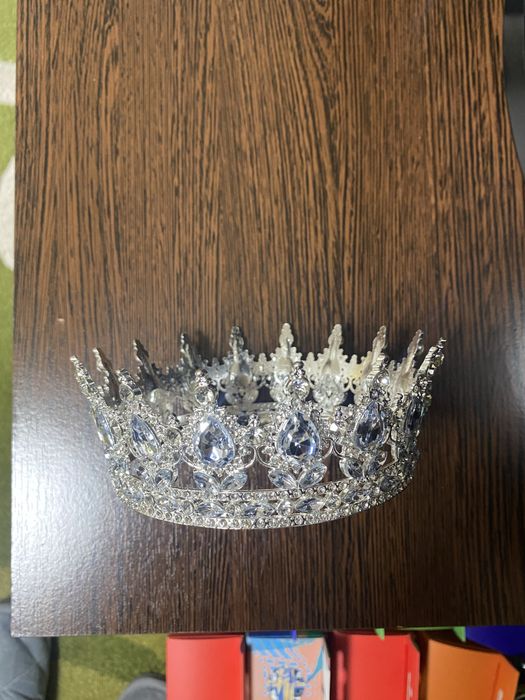 Coroana pt tort din metal