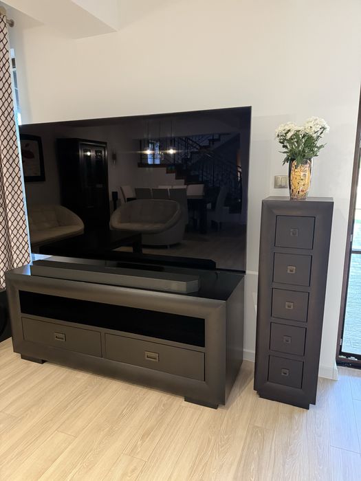 Vand ansamblu living compus din comodă tv,masă cafea , masă dining, vitrină bar, comodă seratare ,  8 scaune piele masa dining