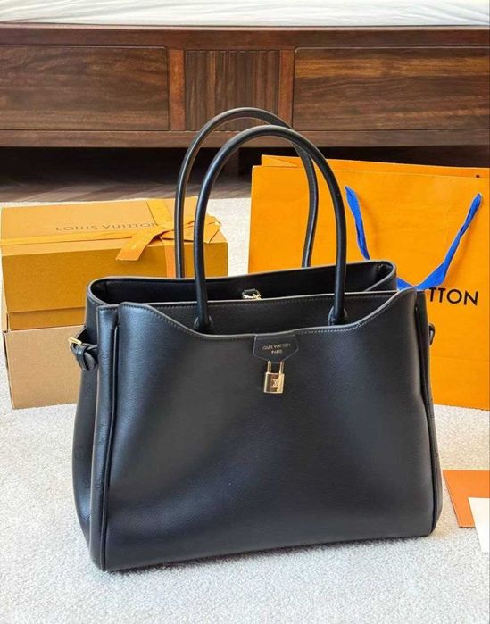 Geanta de mana dama Louis Vuitton 16.21