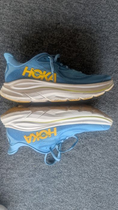 Hoka Clifton 10.