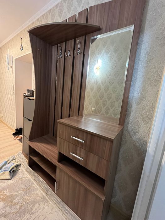 Продается шкаф для прихожей