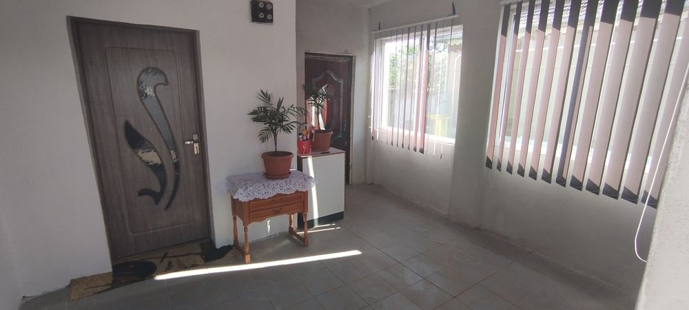 Casă de vânzare în Curtici