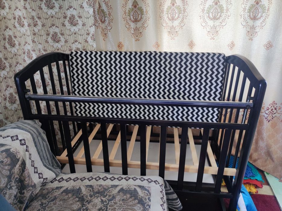 Детская кровать с матрасом