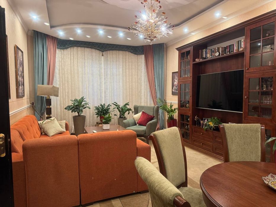 Продается дом в элитной махалле 200м² Широкая улица, есть летняя кухня