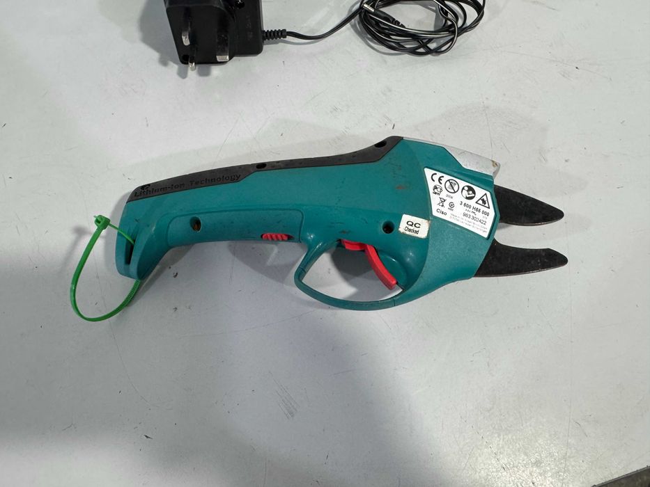 Ножица акумулаторна  BOSCH Ciso / 3.6 V li ion