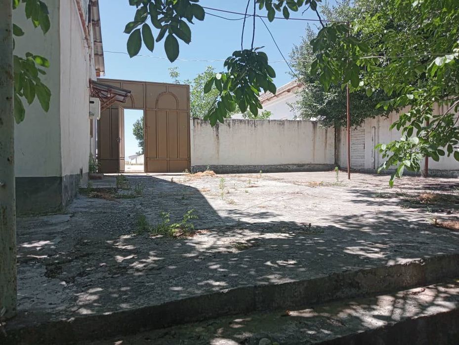 Ховли сотилади газ свет сув бор