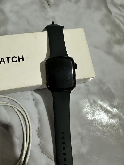 Apple watch se2/98%/44mm