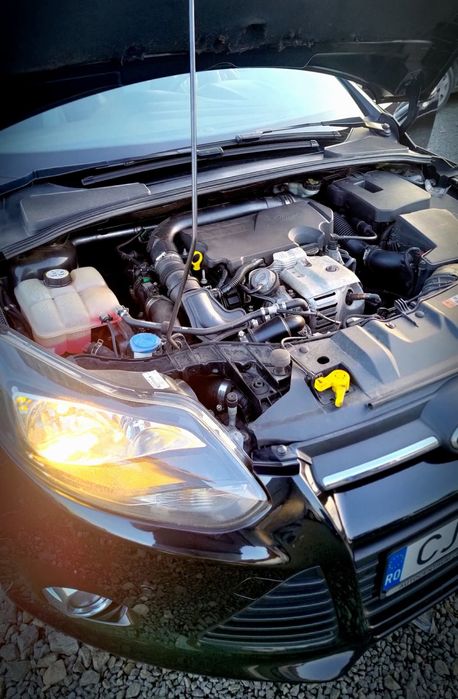 Vand ford focus negru