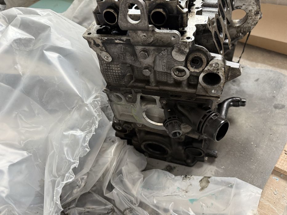 Блок глава двигател мотор BMW N47D20C