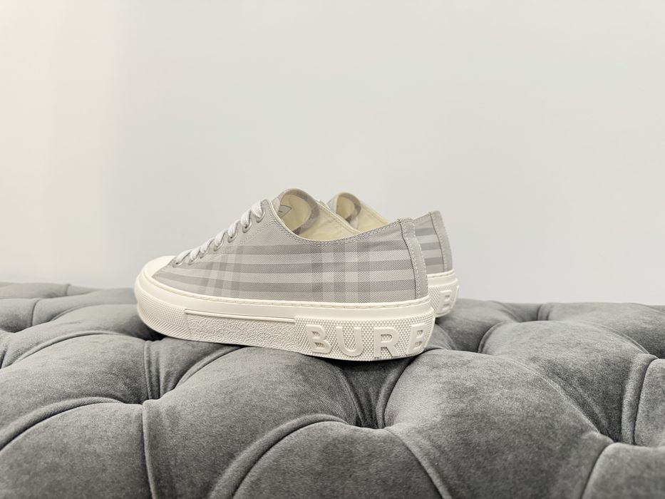 Burberry jack low check trainer grey