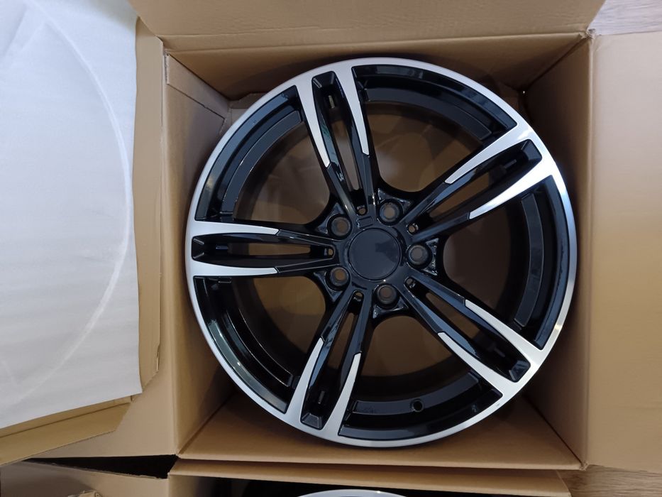 Vând set 4 jante R18