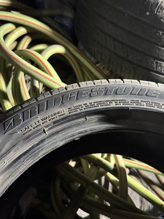 Продам летние шины R18 ( Bridgestone)