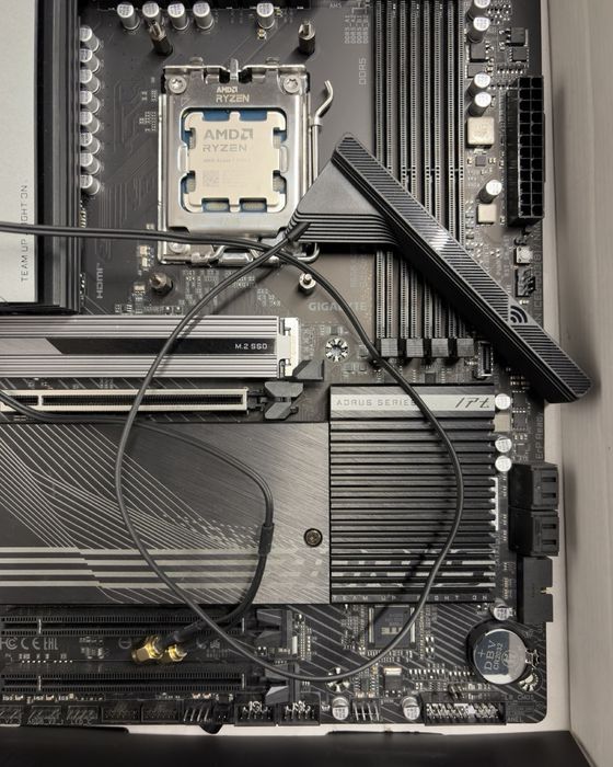 KIT AMD Ryzen 7 9700x + GIGABYTE B650 Aorus Elite AX V2 | TrueGSM