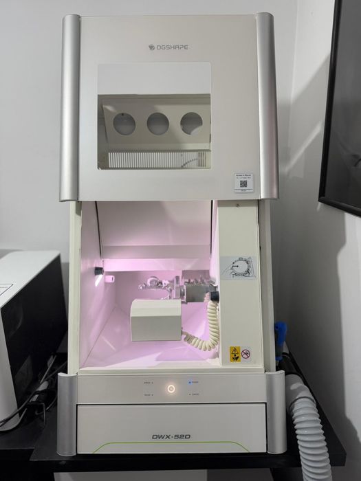 Masina de Frezat zirconiu Roland DWX-52D 5AXE + SOFT Hyperdent