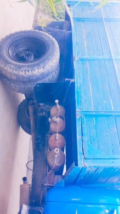 Газ 52 самасвол килинган 4 та газ балони бор болонлар йахши йурб турга