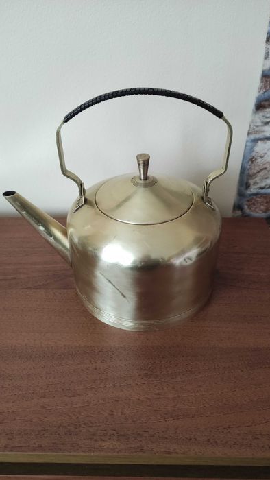 Старинен чайник от месинг- с подвижна дръжка