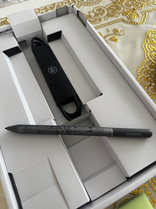 Tableta Lenovo M11 cu pen