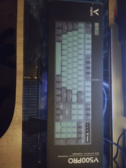 Механическая клавиатура Rapoo V500PRO.