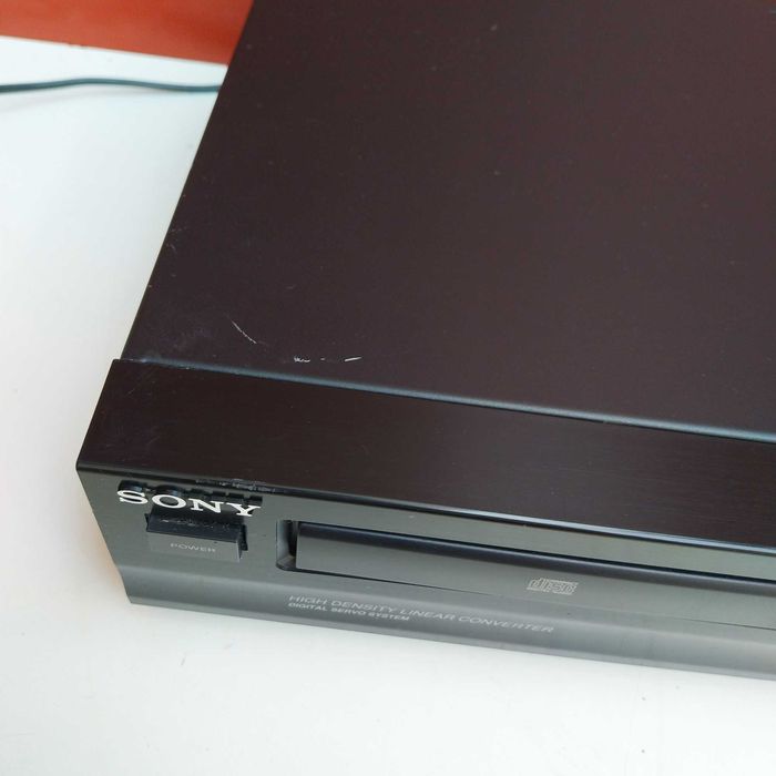 НАЙ ДОБРАТА ОФЕРТА Sony Compact Disc Player CDP-213