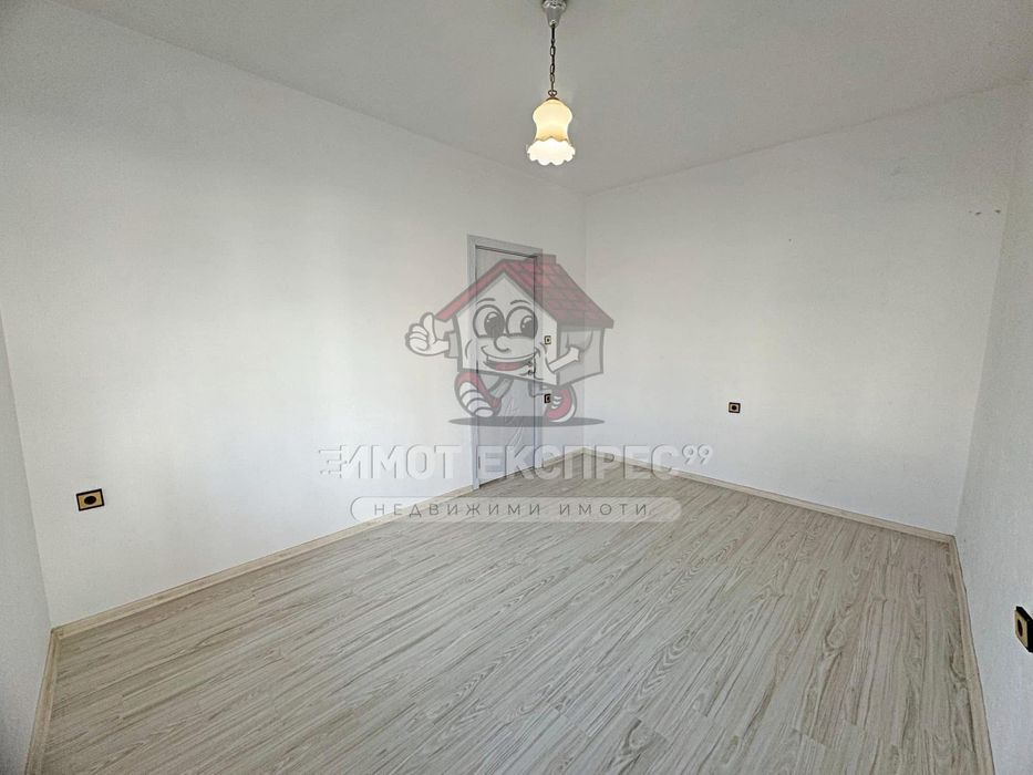 Дава се под наем Тристаен апартамент в Асеновград - 70 кв.м за 209.1 € - Снимка #6