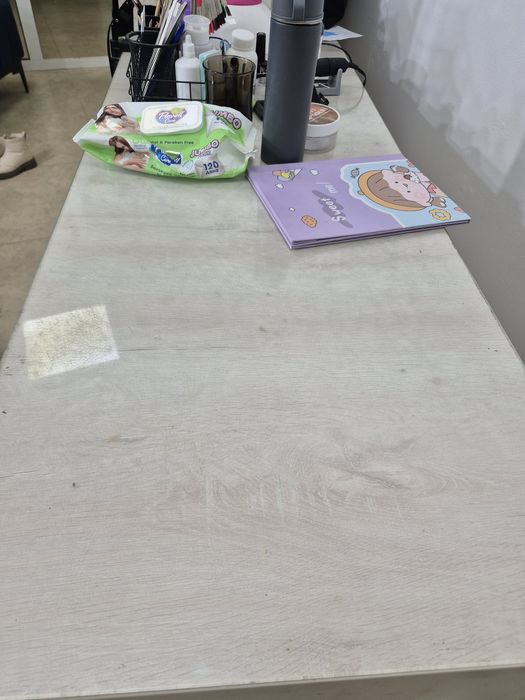 Продам стол маникюрный
