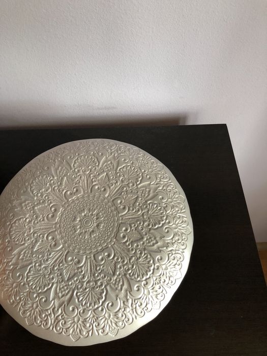 Розова порцеланова чиния 28см