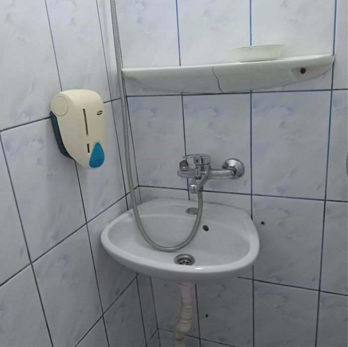 Închiriez garsoniera confort 3