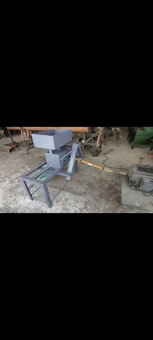 Дробилка измельчитель универсальный