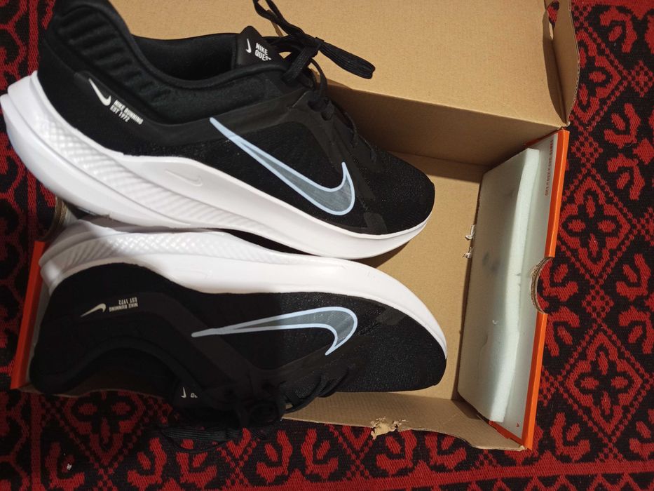 Чисто нови ви Nike