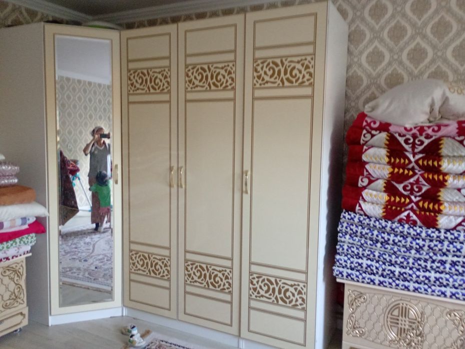 Спальный гарнитур тумба