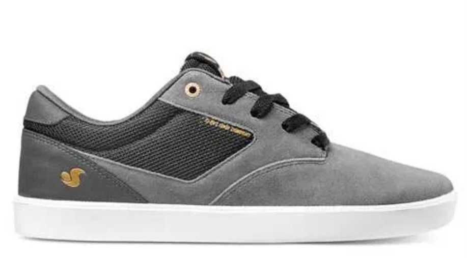 Нови кецове   dvs