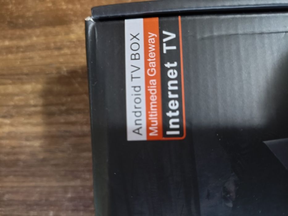 Продам  TV Box  8gb/128gb новый