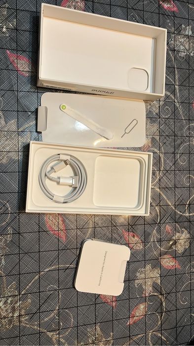 Срочно Продам айфон 13