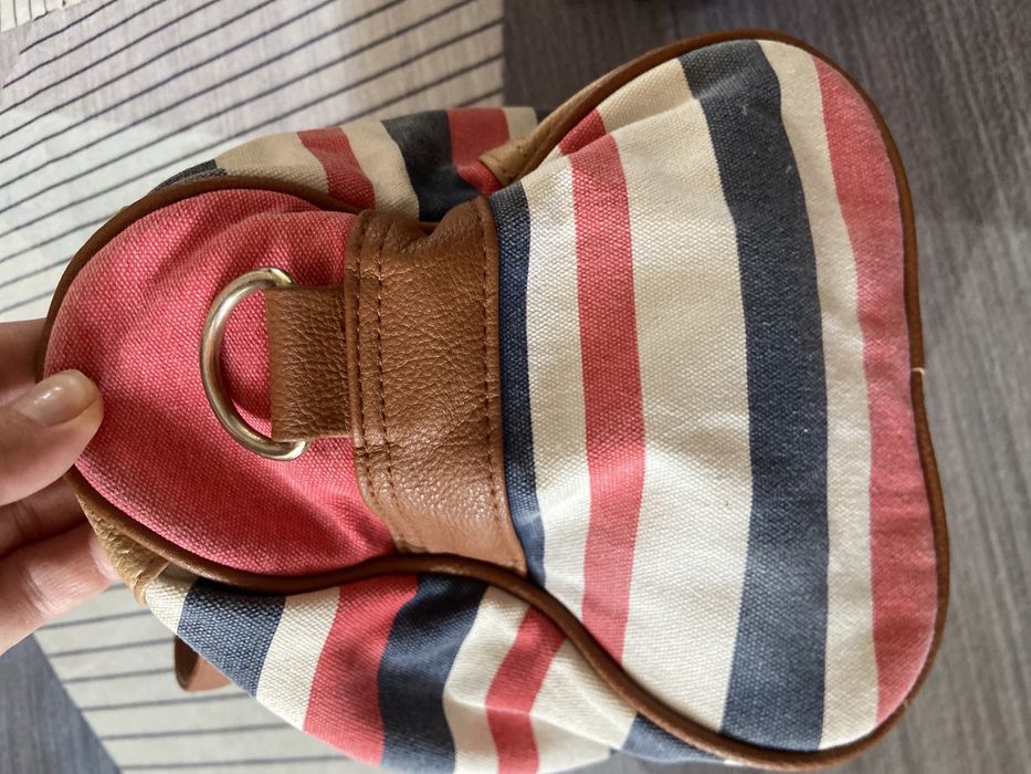 Женская сумка с ремешком