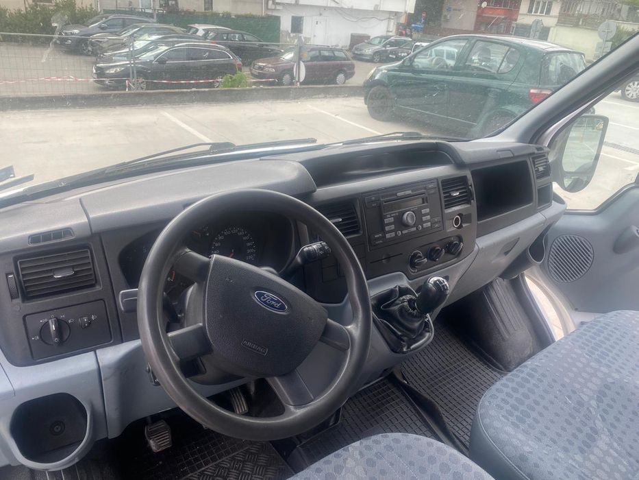 Товарен бус под наем