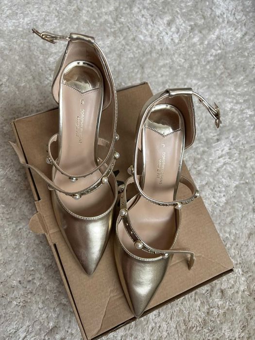 Rochie de seara  si pantofi de gala 38