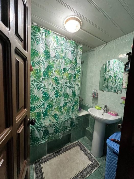 Продаётся на Карасу-1 4ком