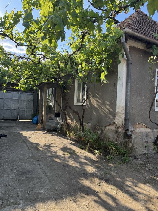 Casă spațioasă cu potențial de modernizare – ideală pentru o familie!