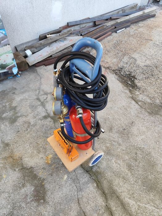 Мобилен оксижен с 2х3.5 литра бутилки