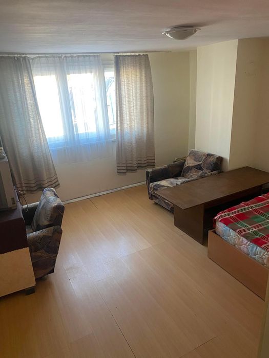 Дава се под наем Едностаен апартамент в Бургас, Лазур - 30 кв.м за 193.8 € - Снимка #1