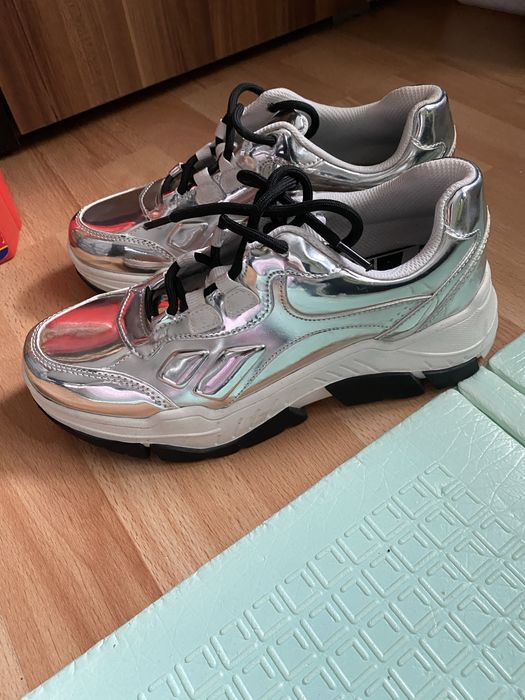 Zara 38 purtati putin